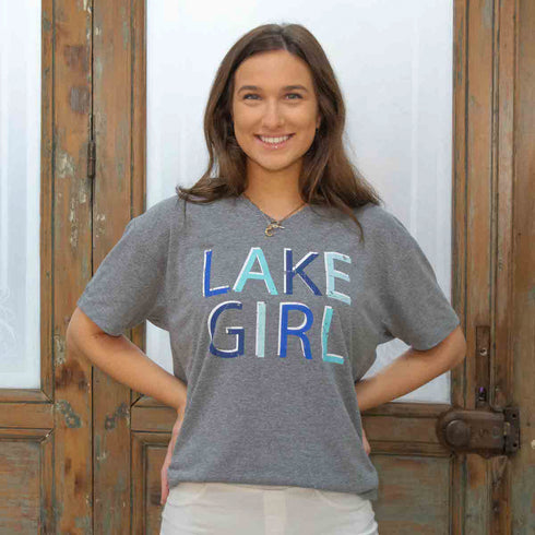 LAKE GIRL V-NECK TEE
